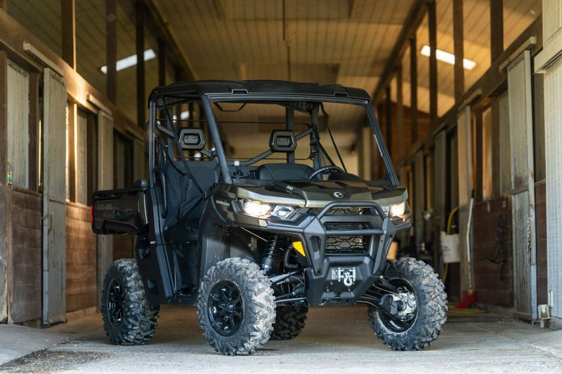 Spotlight on Can-Am Defender The Ultimate 4-Seater Side-by-Side Experience